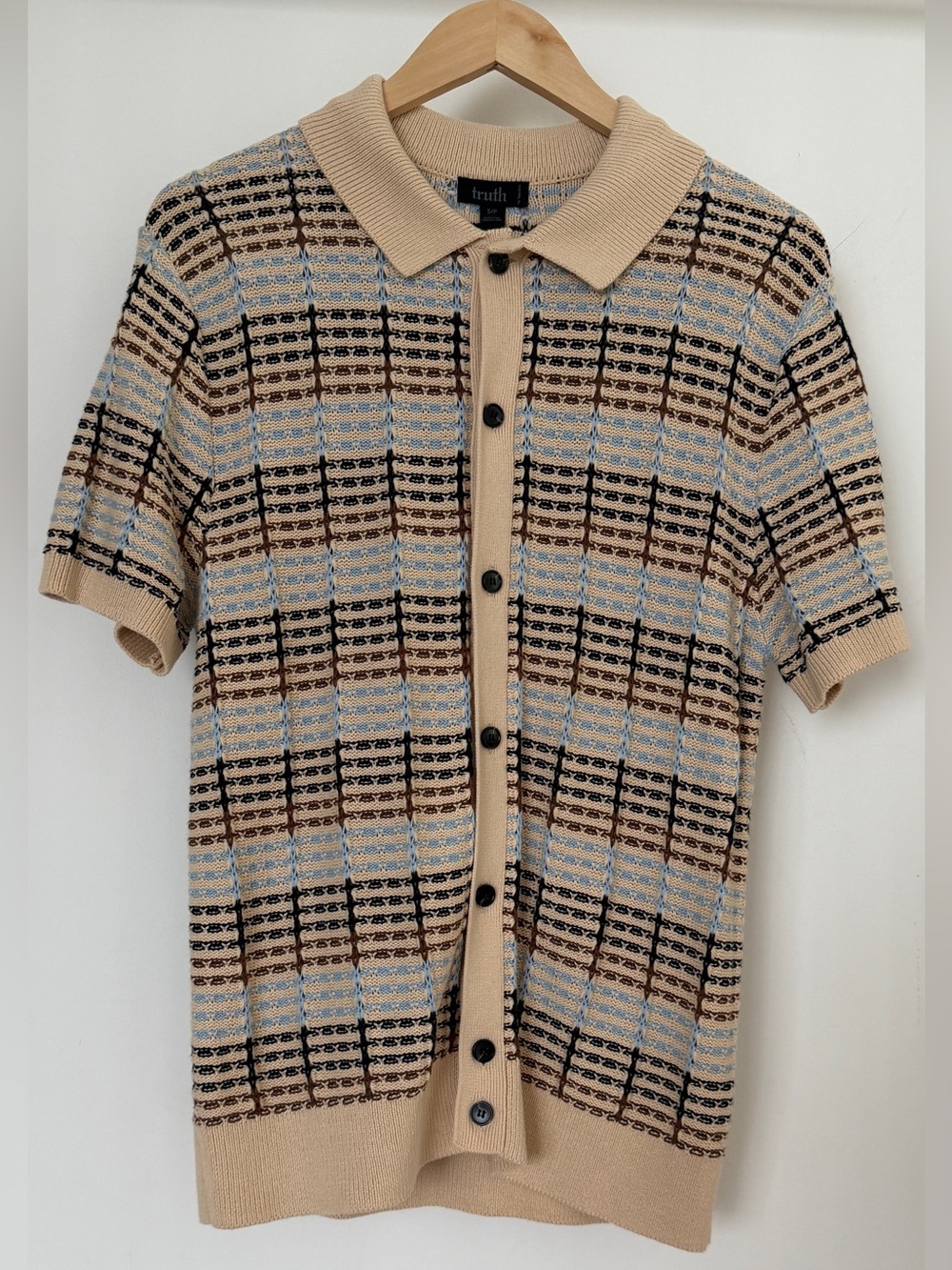 Truth Beige Plaid Short-Sleeve Cardigan with Blue & Brown Accents